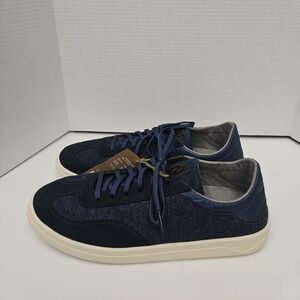 OluKai Men's Dark Blue and Off-White Sneakers